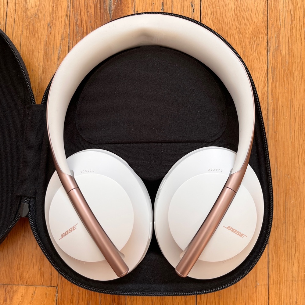 Bose Noise Cancelling Headphones 700